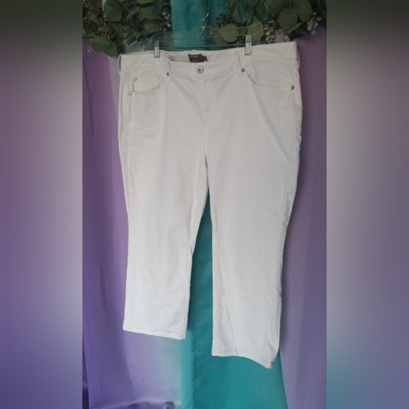 Torrid White Jeans VINTAGE STRETCHY - Picture 4 of 6
